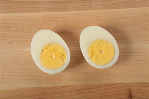 How To Make The Perfect Hard Cooked Egg Eggsca
