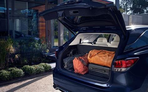 Lexus nx 300h vs volvo xc40. Comparison - Lexus RX 450hL Luxury 2020 - vs - Lexus RX ...