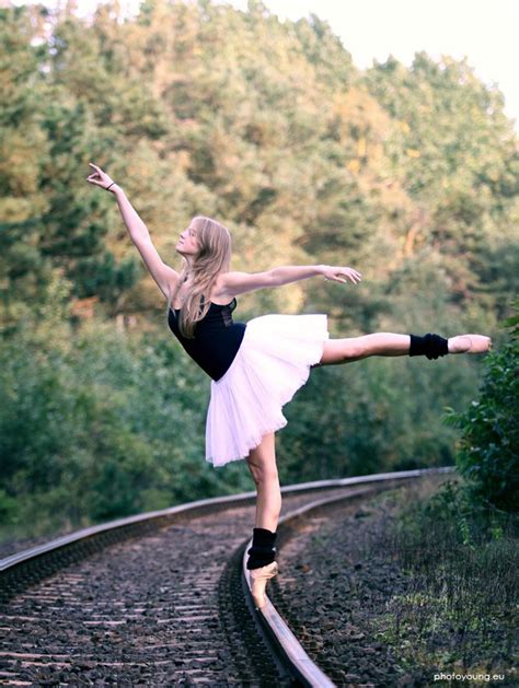 Ballet Dance Pictures Ballet Poses Ballerina Poses