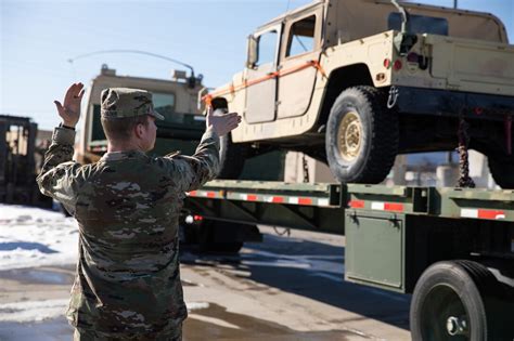 425th Tc Transports Humveesequipment Across State Lines
