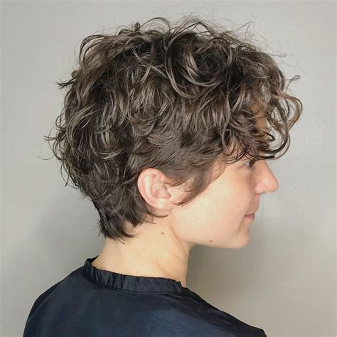 Casual Scrunched Hairstyle For Short Curly Hair Short Wavy Hair