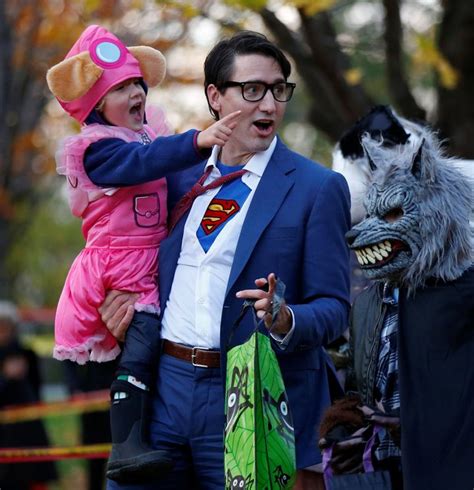 Justin Trudeau Dressed As Clark Kent For Halloween And It Was Super Man Huffpost Uk Style