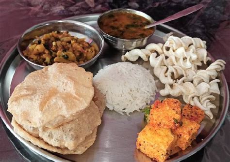 Vegetarian Thali Recipe By Pallavi Porwal Cookpad