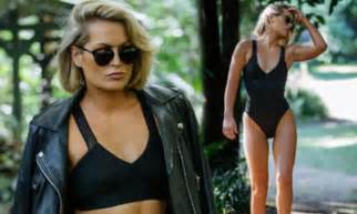 The Bachelor S Keira Maguire Strips Down To Skimpy Activewear For