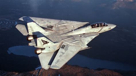 F 14 Tomcat Iran Is Flying The Same Plane Tom Cruise Flew In Top Gun