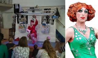Drag Queens To Visit Nursery Schools To Teach About Lgbt Daily Mail