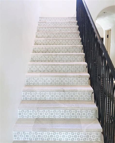 Staircase Design Tiles Use Wood Or Stonetile On Risers Tile