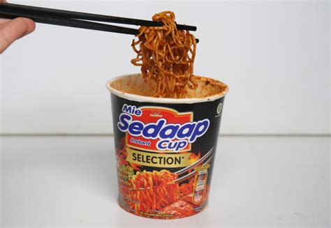 Spicy Instant Noodle Showdown Samyang Vs Maggi Vs Mie Sedaap Vs Bulmawang Vs Daebak