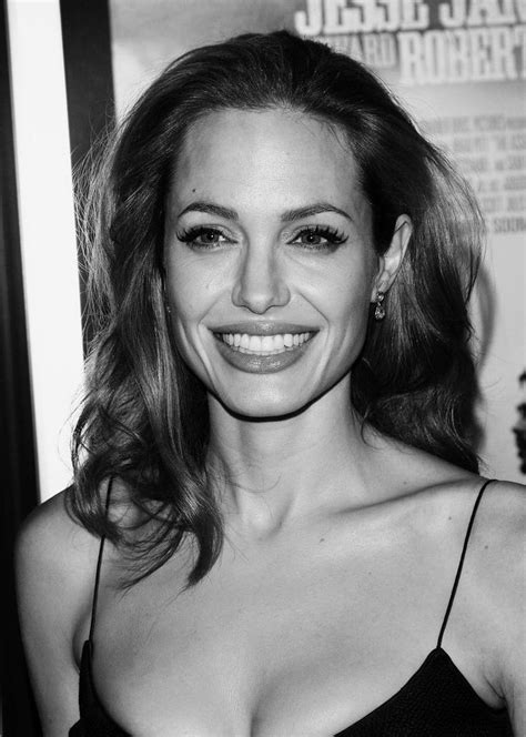 Pin By Noemie On Angelina Jolie Angelina Jolie 90s Angelina Jolie