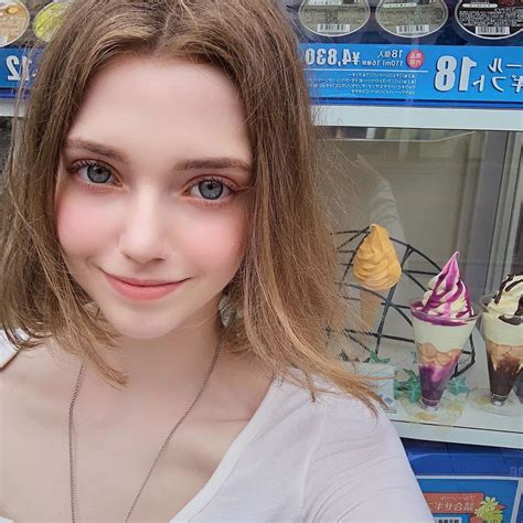 Instagram Post By Chloe 김애란 • Aug 21 2019 At 6 53am Utc Beauty Girl Beautiful Girl Face