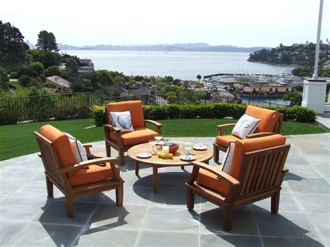 8 Tips For Selecting The Best Patio Furniture For Outdoor Space