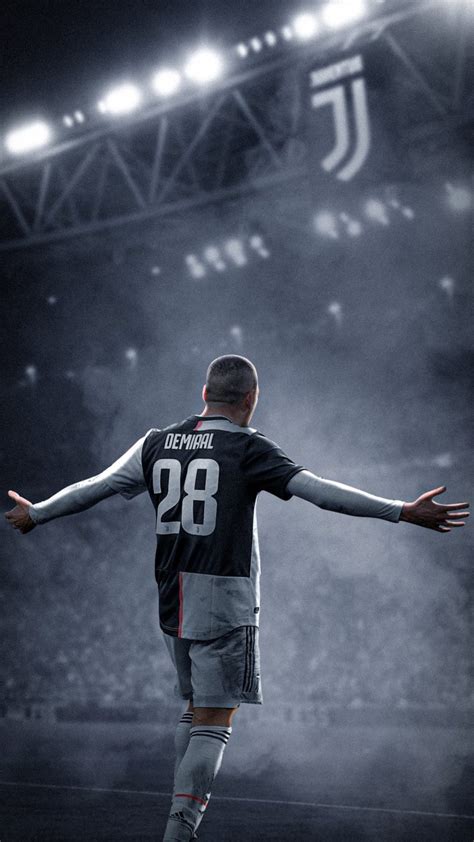 A product of the fenerbahçe youth system, demiral was signed by portuguese side alcanenense in 2016. Juventus'un genç oyuncusu ve milli oyuncumuz aynı zamanda ...
