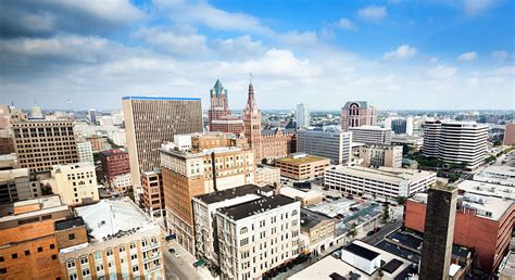 10 Most Dangerous Neighborhoods in Milwaukee (2023) | PropertyClub