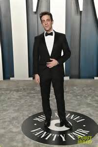 Mindy Kaling BJ Novak Step Out For Vanity Fair S Oscar Party Photo