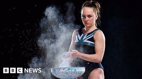 Amy Tinkler Bronze Winning Rio Gymnast Welcomed Home Bbc News
