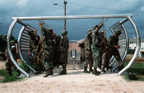 Paratroopers From The 2nd Bn 325th Infantry Regt 82nd Airborne Div