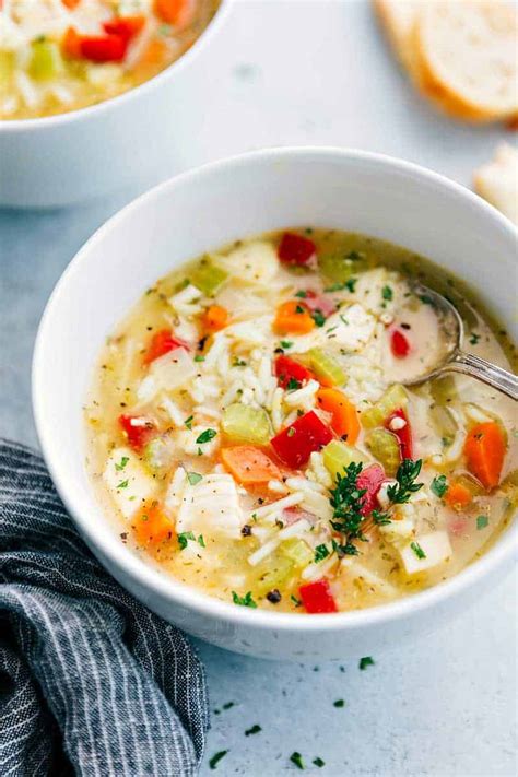 So this time i'm sharing with you my favorite chicken and rice recipes. Easy and Quick Chicken and Rice Soup | The Recipe Critic