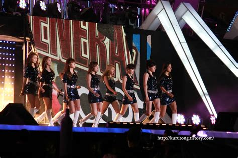 صور Snsd خلال الآداء في حفل Incheon Korean Music Wave Sм FάмίĻү ώόяĻđ