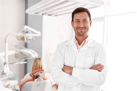 Randy kovicak is a general dentist. Why Should One Become a Dentist? - Funky Prize