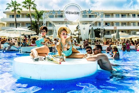 Island Beach Club Pool Star Party With Celebrity Hosts Picture Of Bh Mallorca Magaluf