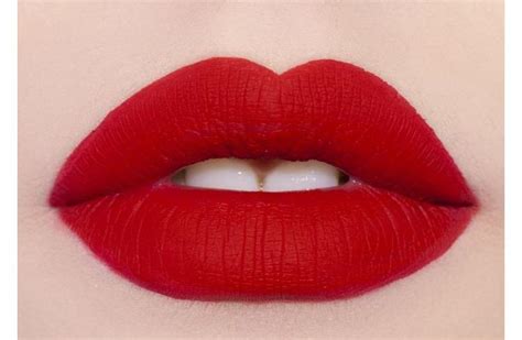 how to wear the matte red lipstick this winter