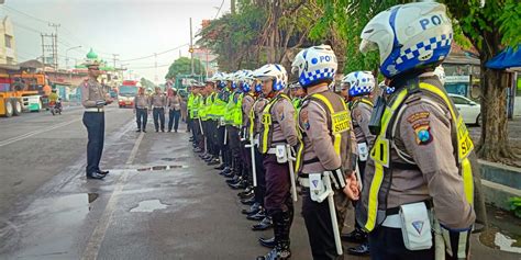 Gelar Kamis Pak Polis Satlantas Polres Tanjung Perak Berlatih