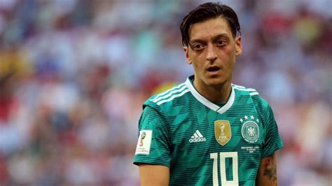 Mittlerweile distanzierten sich die ersten teilnehmer von der aktion. Fußball-WM 2018: Deutschlands Blamage: Das sind die Zahlen ...