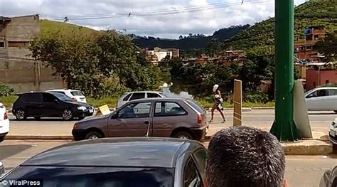 Naked Brazilian Woman Sparks Traffic Chaos Walking Street Daily Mail Online