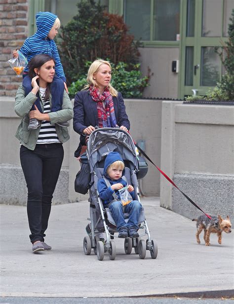 Liev Schreiber And Naomi Watts Kids Ride On Shoulders Todays Parent