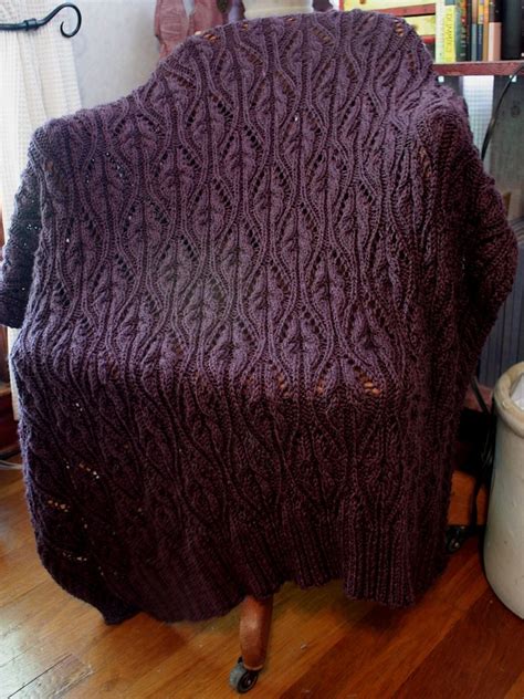 Ravelry Scrapdash S Marilyn S Throw A Cozy Throw In Three Sizes Small Medium Large With A