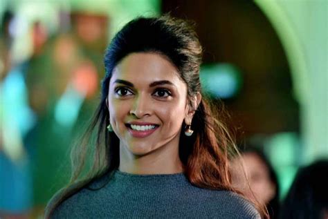 Deepika Padukone Apologises To Fans For Losing Filmfare Best Actress