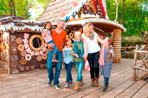 Es steht im gleichnamigen park und stadtteil der brandenburgischen landeshauptstadt potsdam. Filmpark Babelsberg- Märchenfest 2015 am 30. Mai