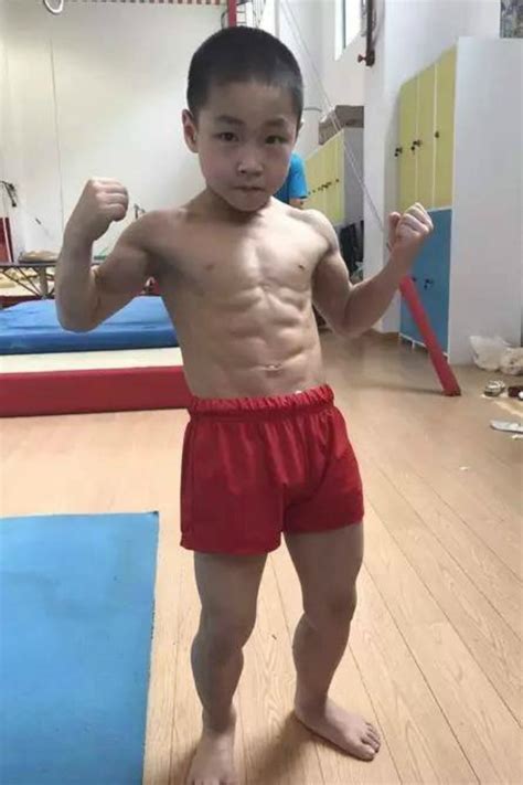 You can check his workout and exercise videos on instagram. Inspirational Kid! This Little Boy With 8 Abs Will Surely ...
