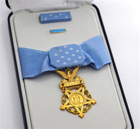 Medal Of Honor Army With Case Replica Awards Other Country S Militaria