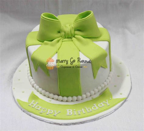 Check spelling or type a new query. Merry Go Round - Cupcakes & Cakes: Simple Gift Box Bday Cake