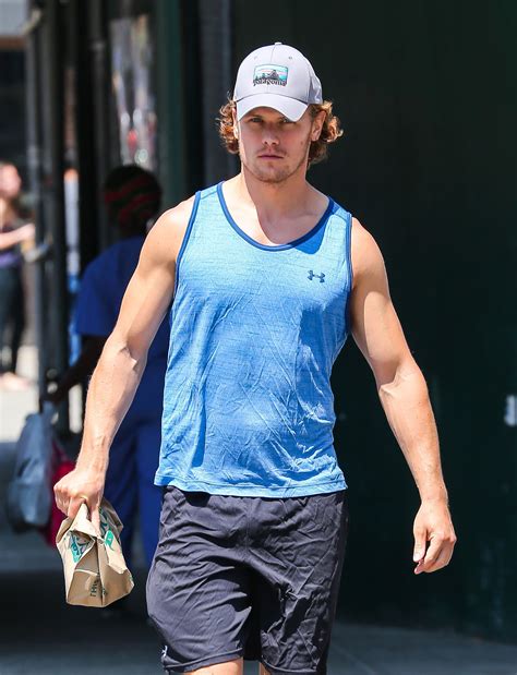 Celebrity And Entertainment Outlanders Sam Heughan Shows Off A Big