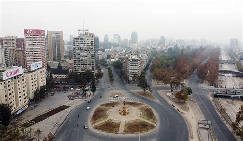 Julio mazzoleni, indicó que fueron procesadas 881 muestras, de las cuales 2 dieron positivos al test del covid 19, provenientes del exterior. Así amanecieron las calles de las 7 comunas de Santiago ...