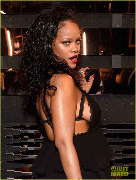 Rihanna Unveils Her Savage X Fenty Lingerie Line Photo 4080800