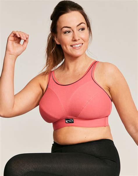 17 Hq Images Best Sports Bra For Big Busts Editor Tested Wireless Bras For Larger Busts