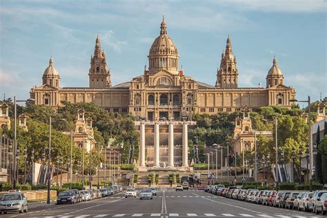 Nacional (masculine and feminine plural nacionals). Palacio Nacional de Barcelona - La Guía de Viaje