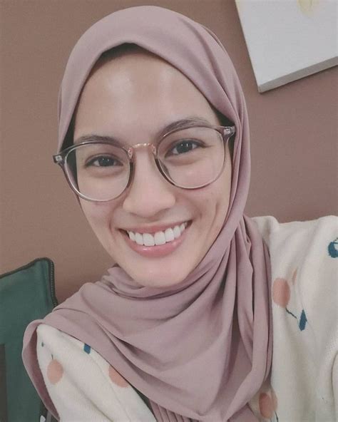 6 Portraits Of Alyssa Soebandono Star Of The Soap Opera Cinta Amara When Wearing Glasses