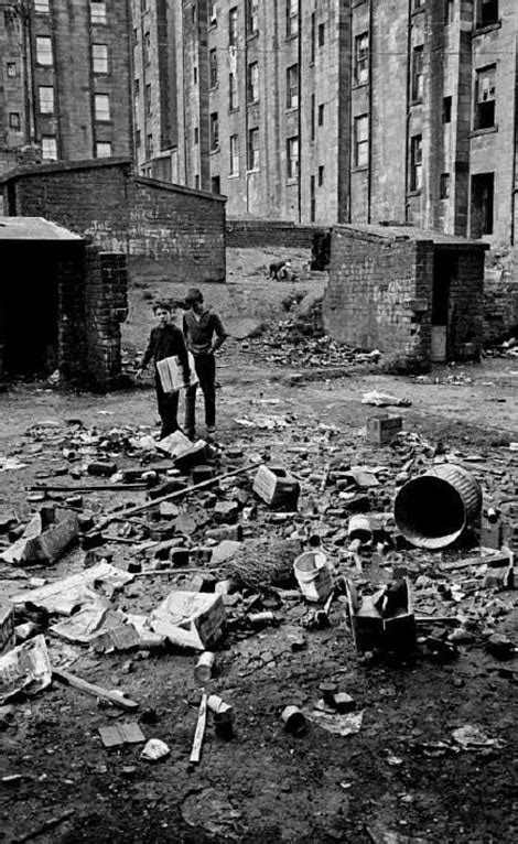 Photos Of Glasgow In The 1970s Show Families Living In Rat Infested