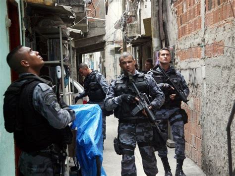 Fotos Polícia Ocupa Complexo Do Caju E Barreira Do Vasco No Rio 03