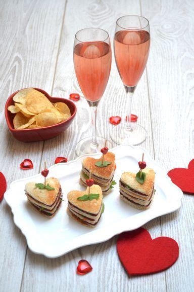 Coeur Sandwich Pour La Saint Valentin Repas En Amoureux Repas Amoureux Repas Romantique