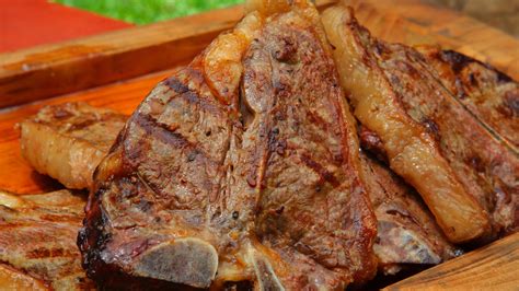 Chuletón T Bone A La Parrilla Asado Argentino Christian Petersen