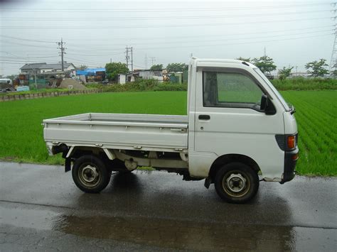 Daihatsu hijet dump trucks are available from auctions, dealers, wholesalers and directly from end users throughout japan. Daihatsu HIJET TRUCK , 1995, used for sale