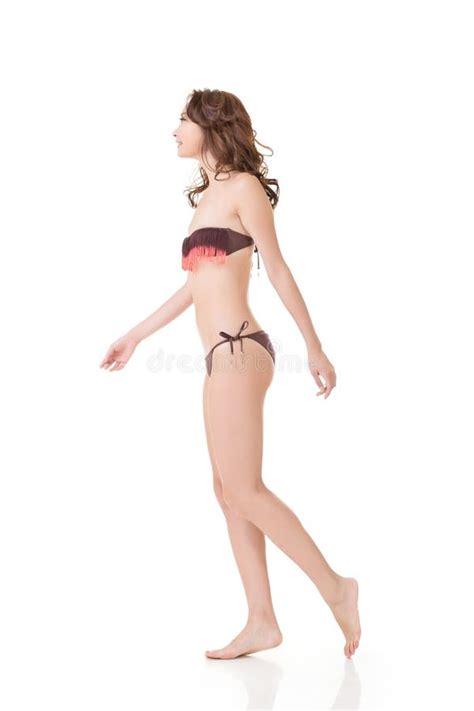 De Sexy Aziatische Vrouw Van De De Zomerbikini Stock Foto Afbeelding Bestaande Uit Lengte