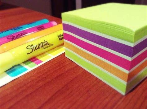 Highlighters And Post It Notes Are Bae When It Comes To Note Taking