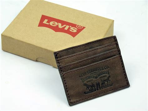 You can check levi's gift card balance online on our website, or call levi's at 02089038884. Levi's® Rugged Two Horse Retro Card Holder Wallet