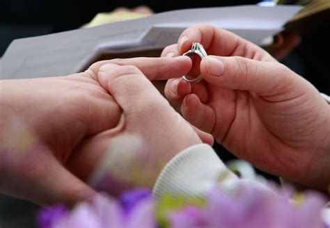 Divorce Of Same Sex Couple Upheld By Texas Supreme Court Cbs News